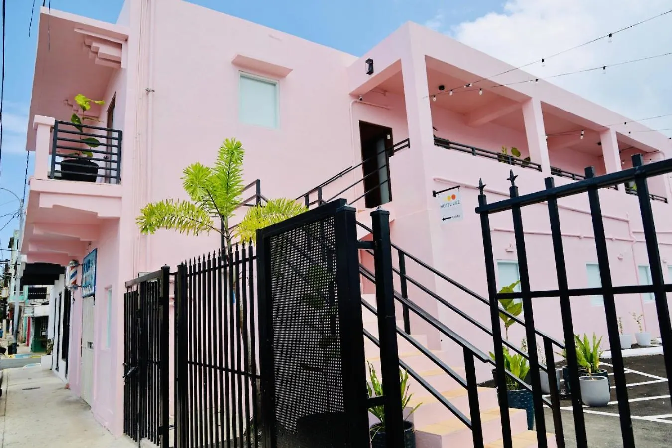 Room 12 Sunlit Balcony Stay Near Calle Cerra San Juan