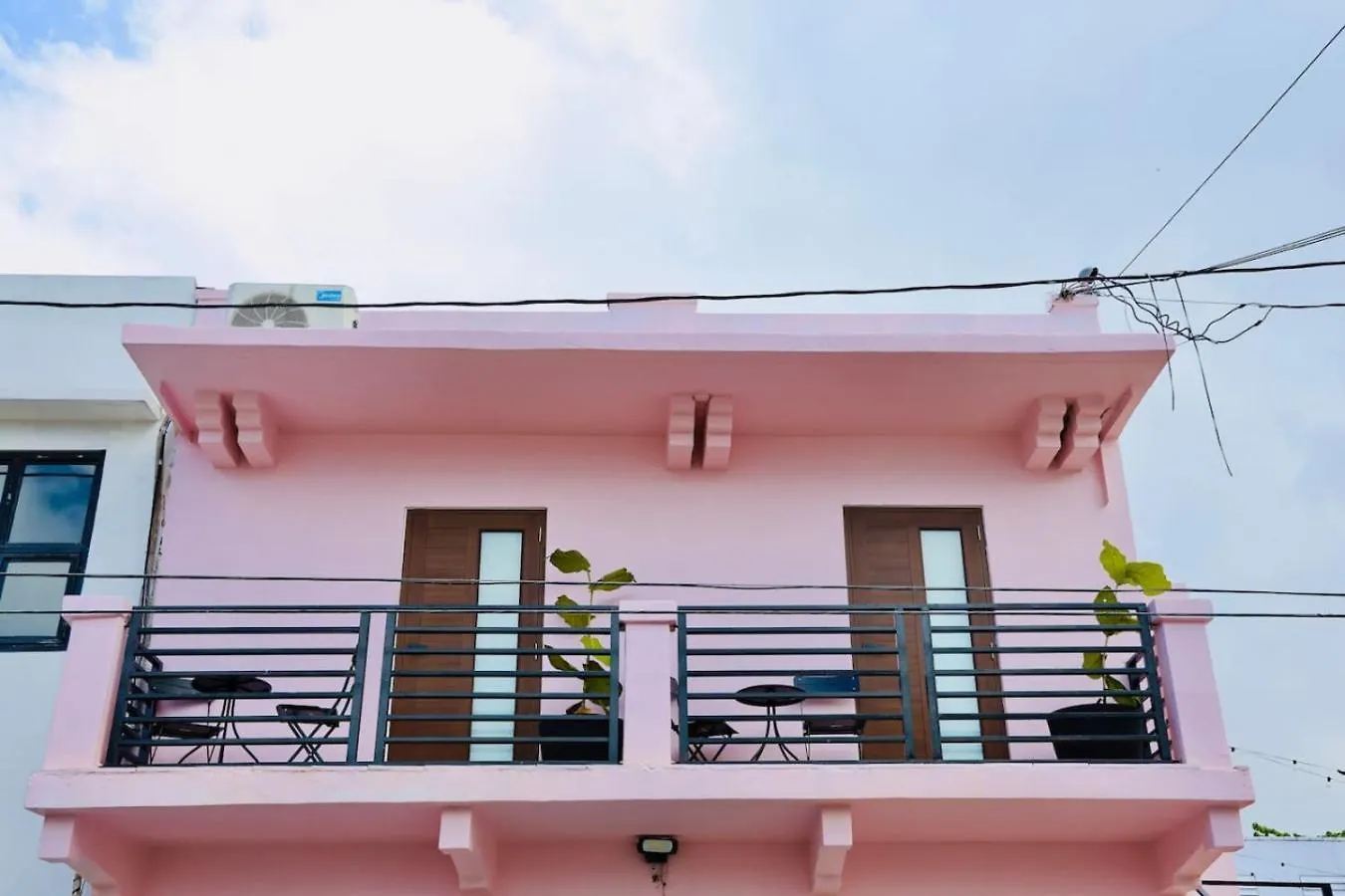 Otel Room 12 Sunlit Balcony Stay Near Calle Cerra San Juan